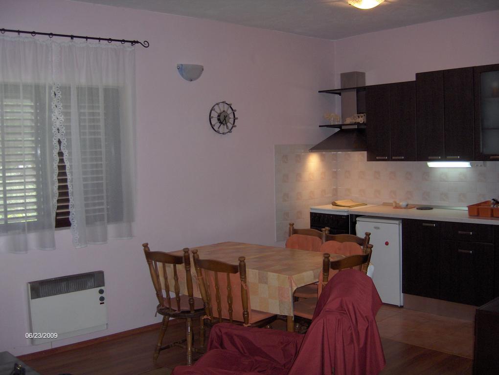 Apartment Raslina Szoba fotó